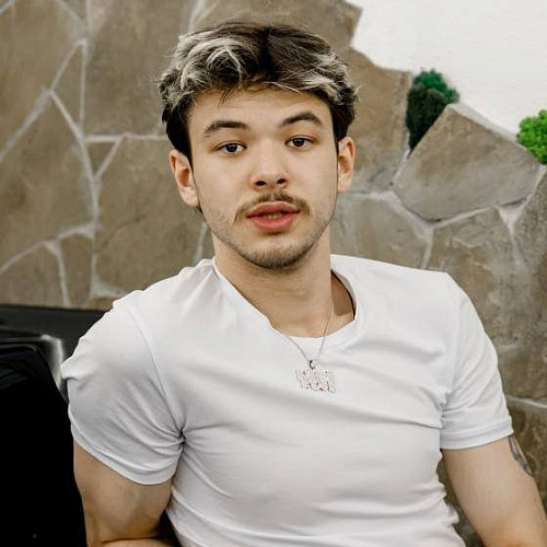 Евгений Юхнович